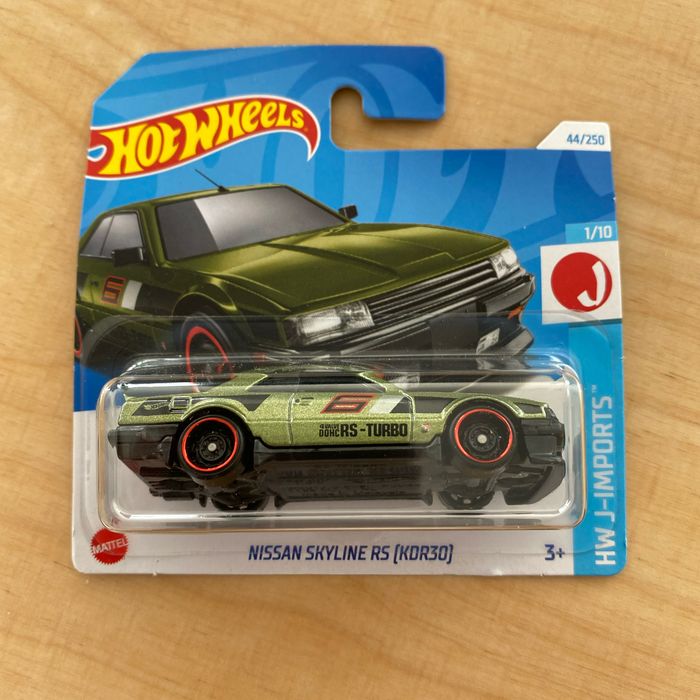 Miniature hot wheels Nissan skyline R5