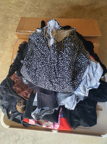 Lot de 25 vêtements