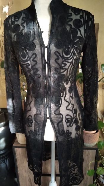 Veste longue dentelle