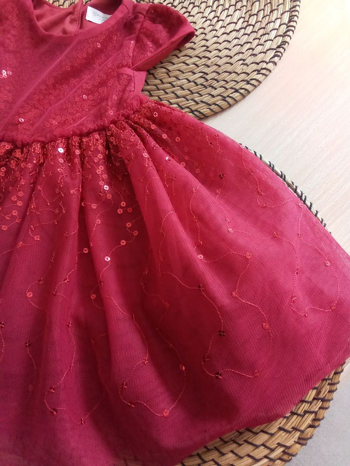 Robe de fête rouge avec volants et strass Primark taille 2/3 ans - photo numéro 4