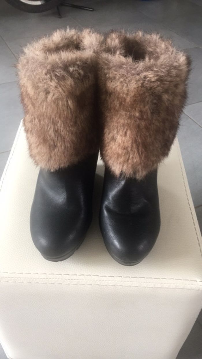 Chaussure bottines à  talons fourrure - photo numéro 3