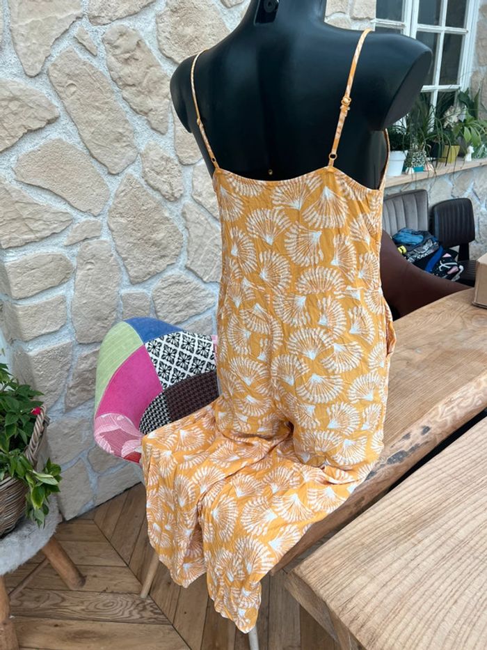 Combi Pantacourt combinaison longue à bretelles été kiabi taille 40 jaune moutarde à motif feuillage - photo numéro 2