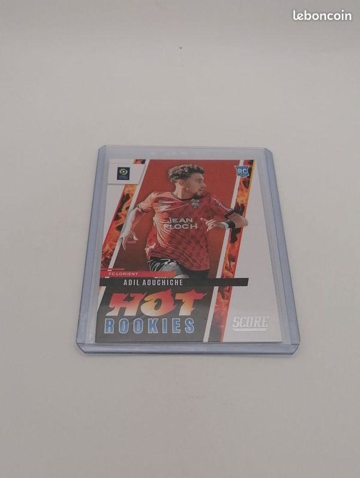 Carte Panini score Ligue 1 2022-23 Rookie Card HOT ROOKIES Adil Aouchiche n°18. - photo numéro 2