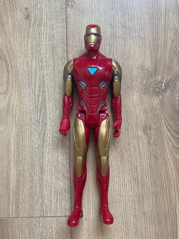 Figurine marvel iron man