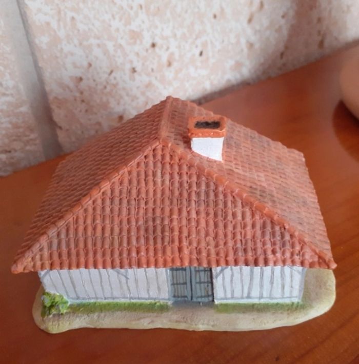 Maison 🏠 miniature en résine - photo numéro 6