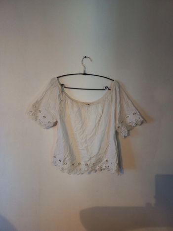 Top épaule dénudée