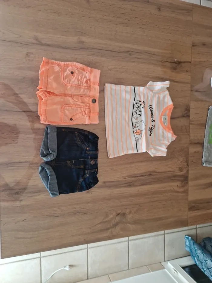 Lot - 2 ensemble + 6 tee shirt - 3 mois - photo numéro 2