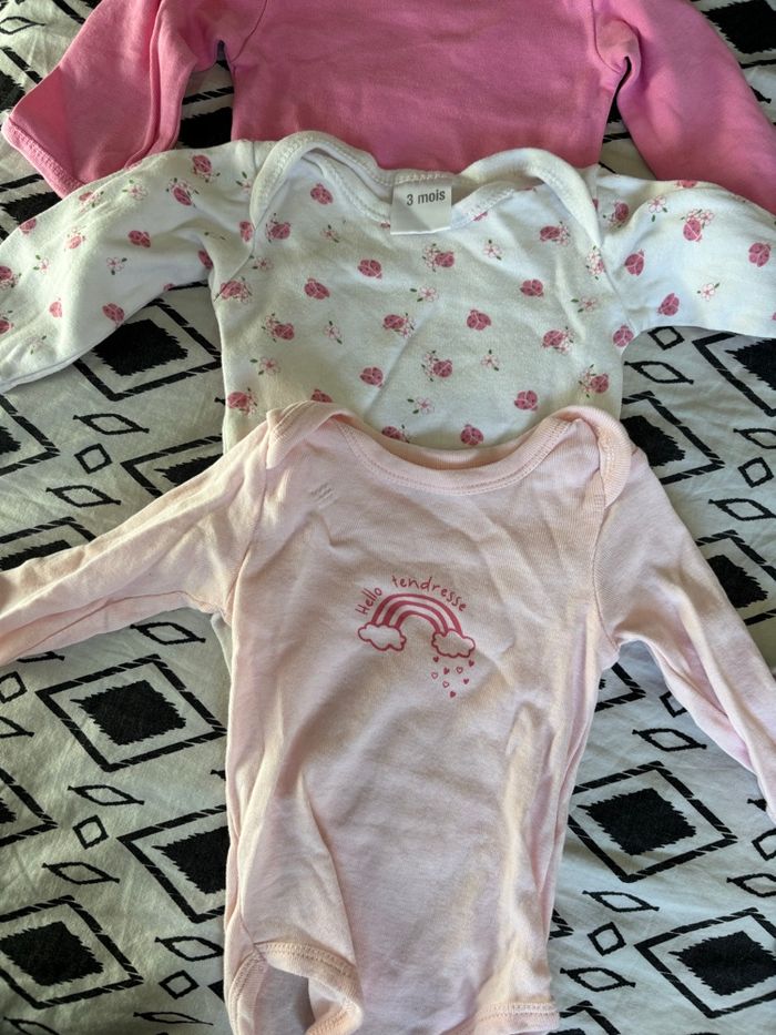 Lot bodies taille 3 mois - photo numéro 5