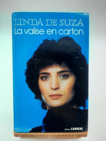 Linda De Souza, la valise en carton