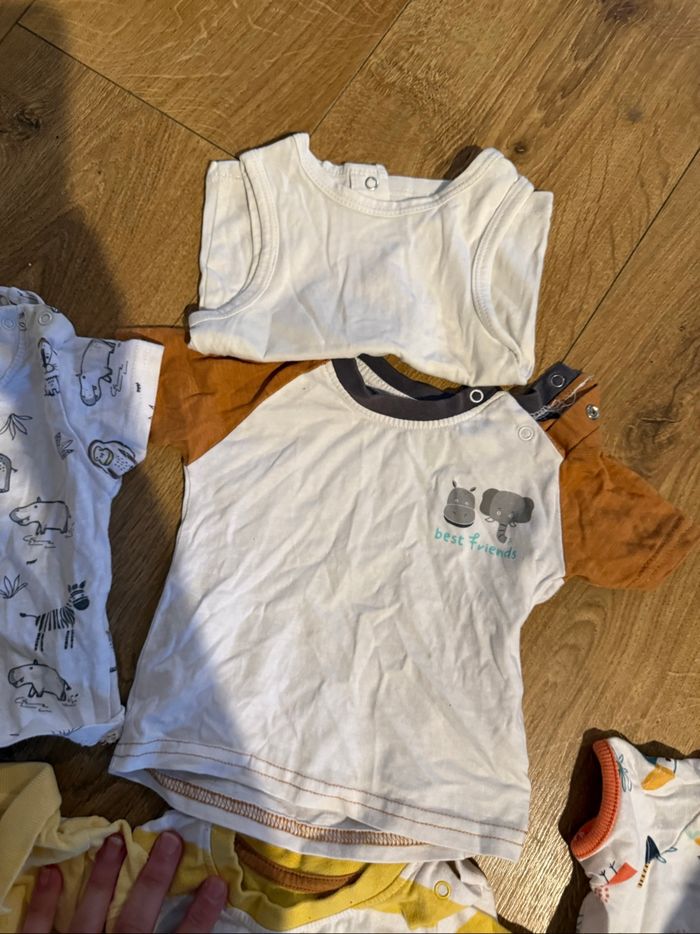 Lot de 16 t.shirts bébé 3 mois garçon différentes marques - photo numéro 7