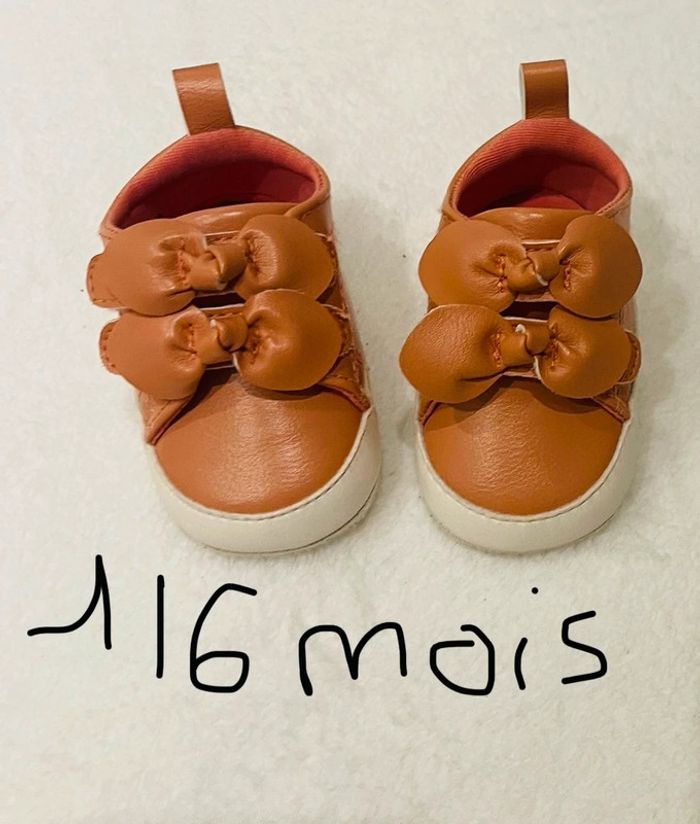 Petites chaussures à scratch couleur corail 1 à 6 mois - photo numéro 5