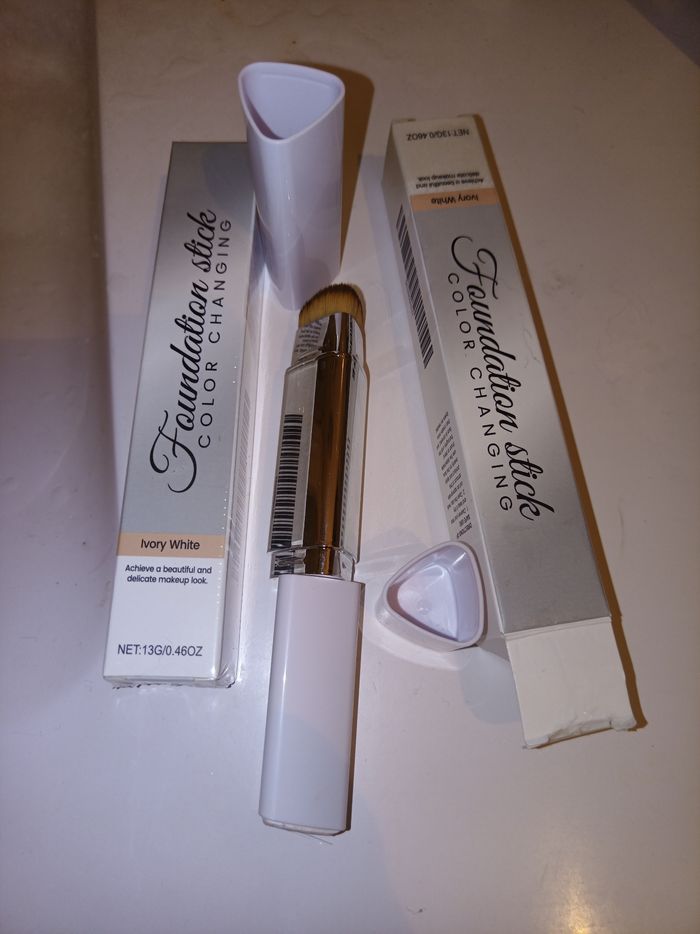 Fond de teint 2-en-1 Auto-Adaptatif - photo numéro 5