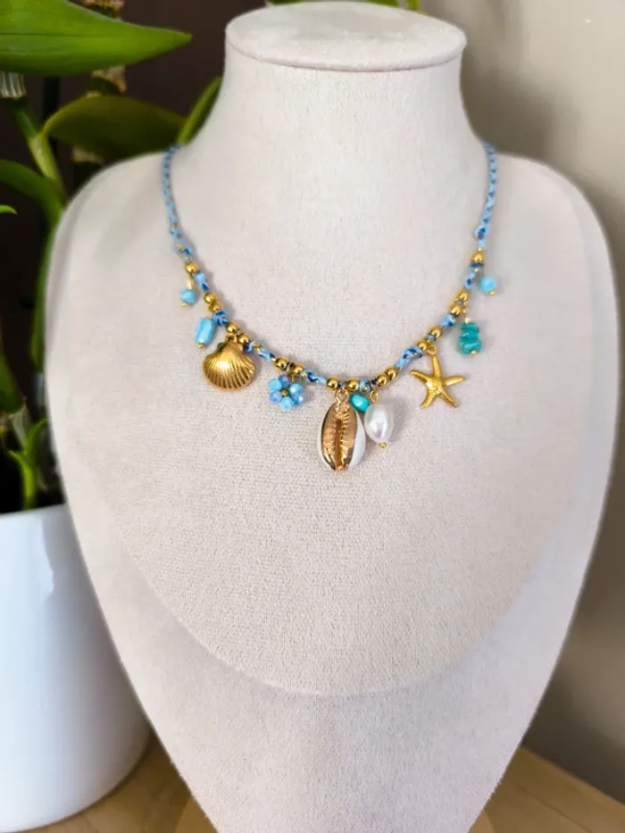 Collier doré et turquoise avec charms marins et fleur - photo numéro 4