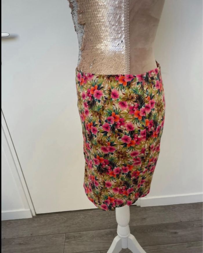 jupe naf naf 36 peu porté motifs fleurs tropicales - photo numéro 2