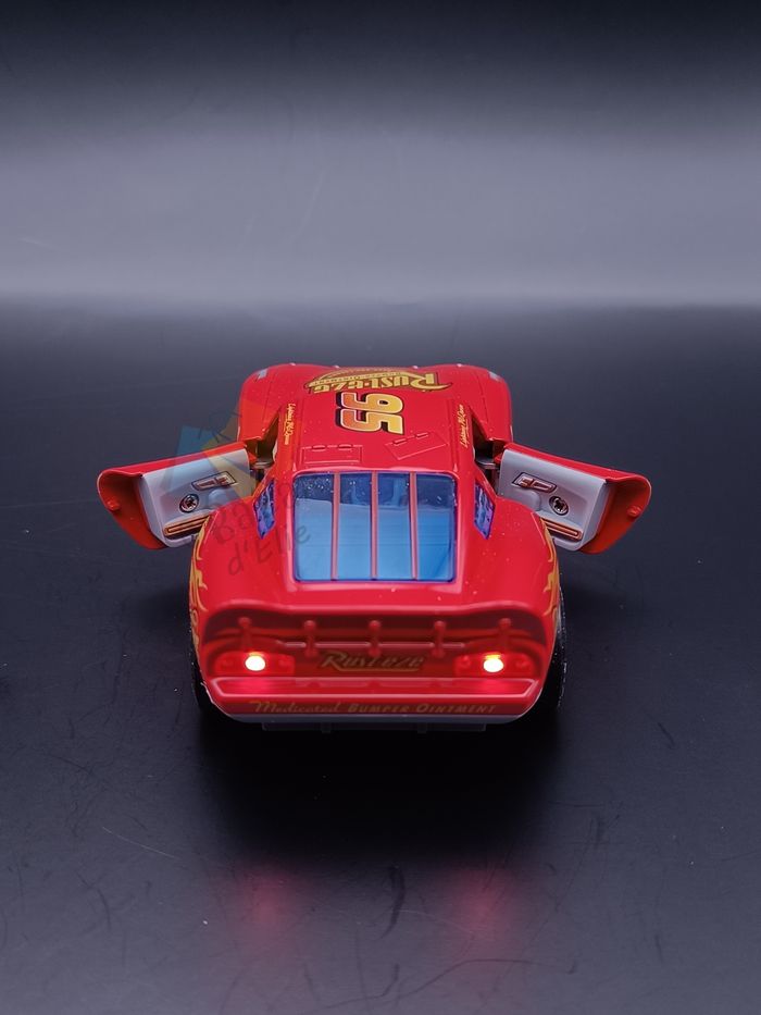 Voiture Cars Flash McQueen - photo numéro 3