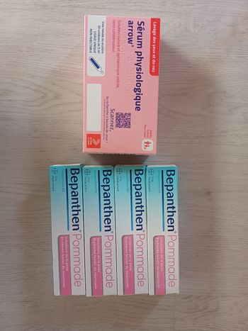 Lot de bepanthen et sérum physiologique