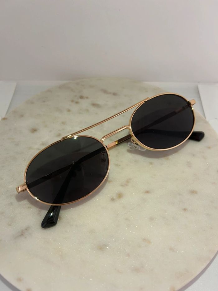 Lunettes de soleil neuves style vintage