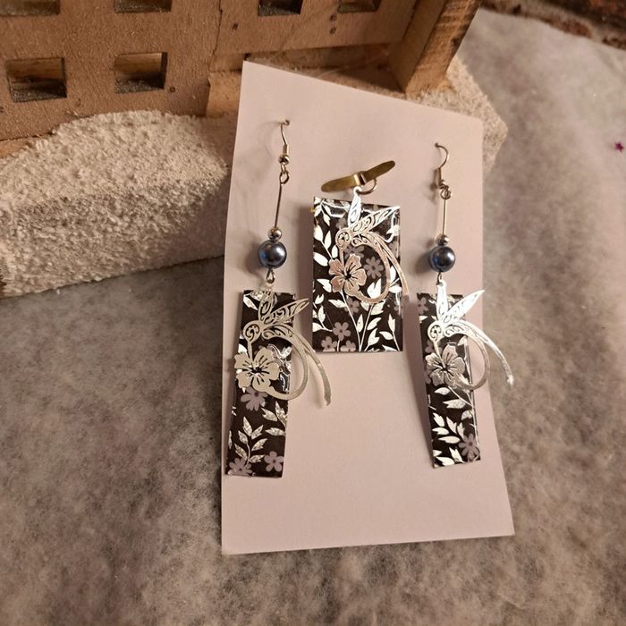 Boucles d'oreilles pendante avec pendentif assortie noir et grise - photo numéro 7