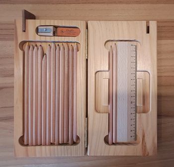 Vintage boite à crayon en bois pour enfant