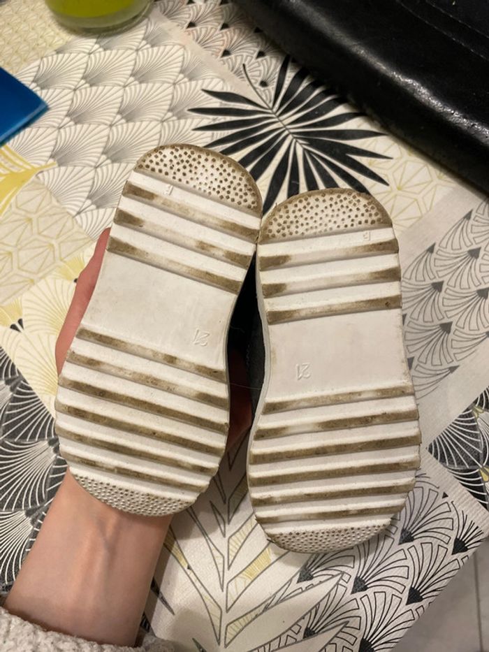 Chaussures montantes pointure 21 - photo numéro 5
