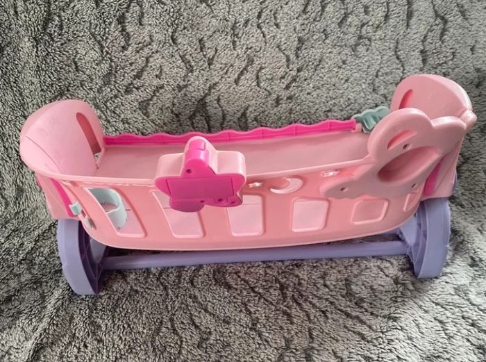 Lit qui peu être installé en lit de cododo vendu avec son bébé - Nenuco - photo numéro 3