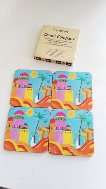 Kit  de 4 dessous a verres  bon état