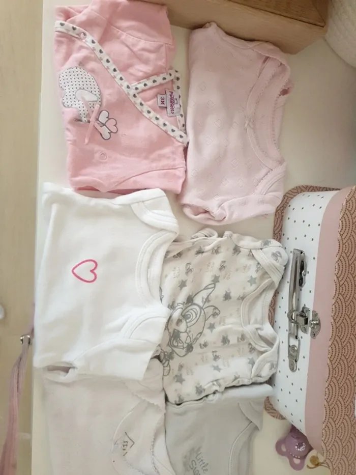 Lot bodies fille