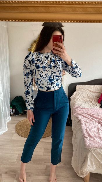 Top court à fleurs manches longue