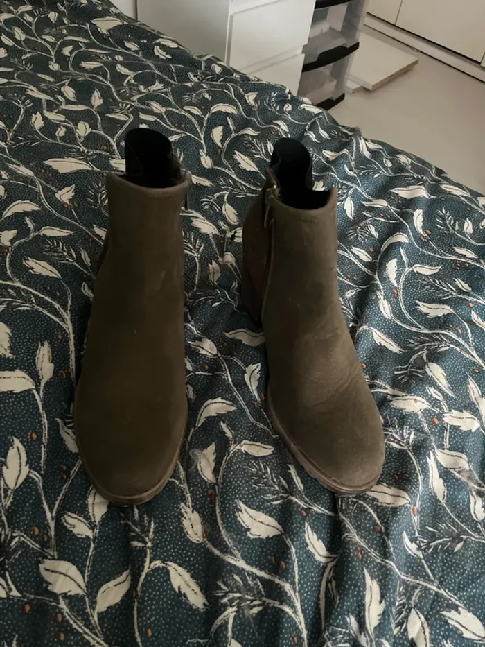 Bottine kaki à talon neuve - photo numéro 2