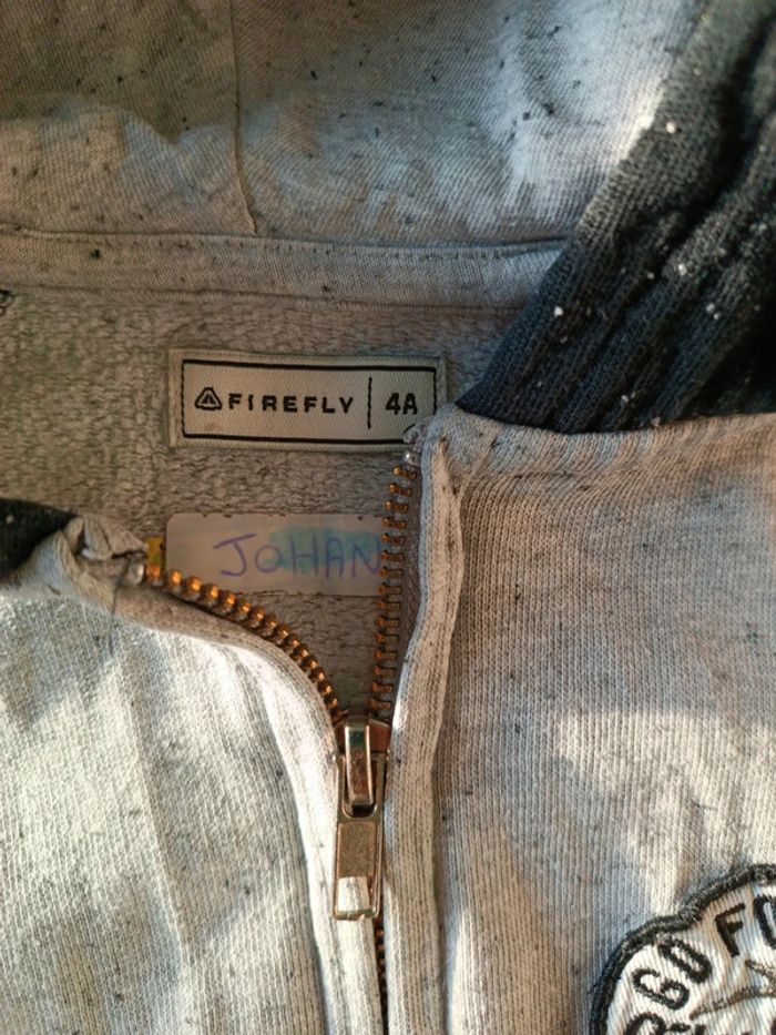 Gilet gris et noir 4 ans - photo numéro 2