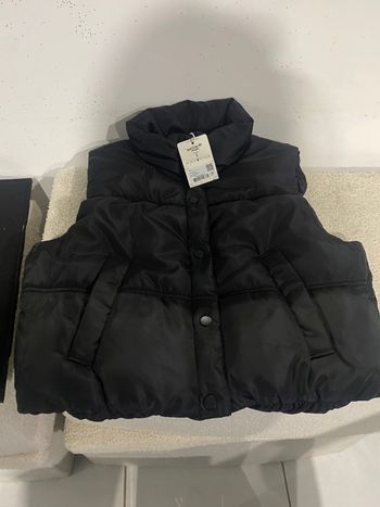 doudoune Jennyfer noire sans manches. Neuves