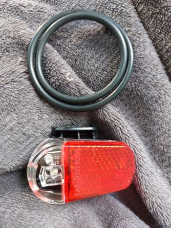 Feu arrière de vélo neuf