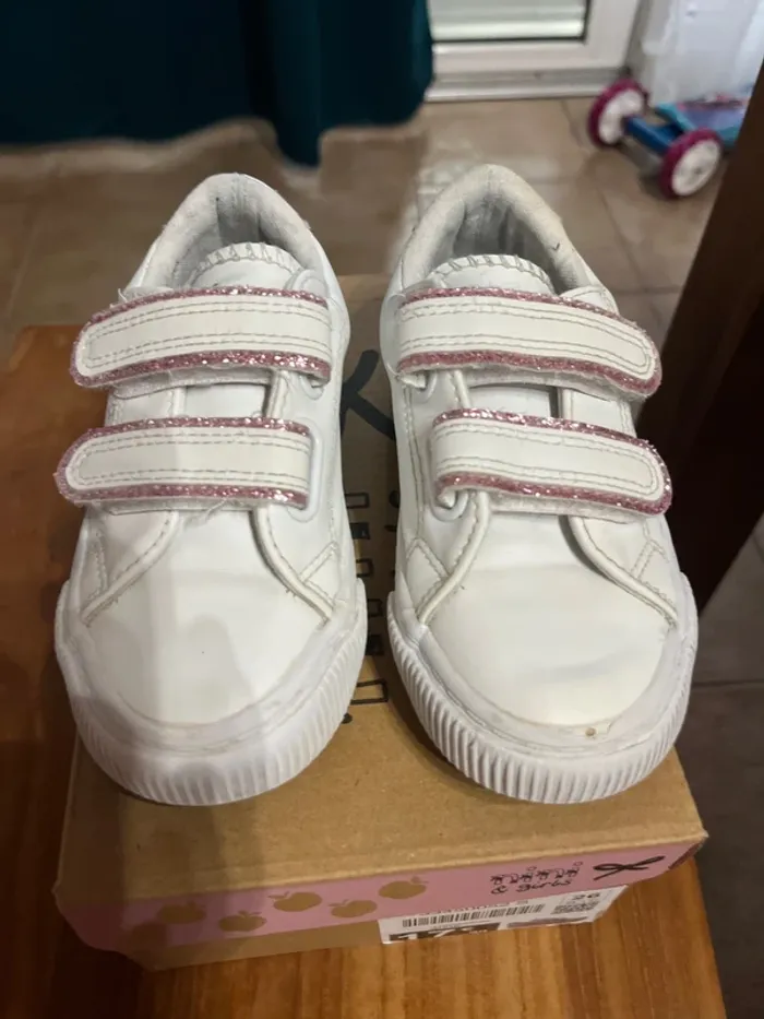 Basket taille 26 blanche et violette - photo numéro 3