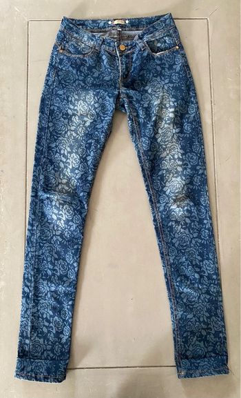 Jeans Girl Tribu bleu avec fleurs taille 34