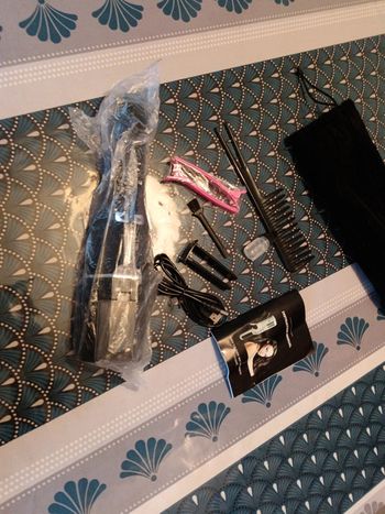 Fer à lisser neuf avec tout ses accessoires