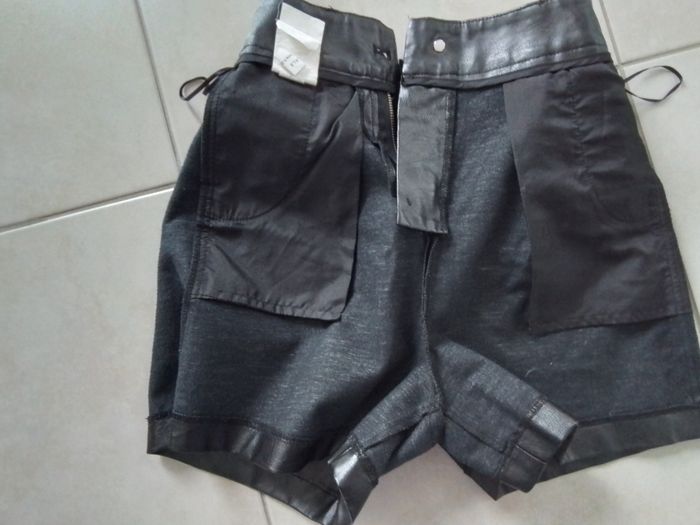 Short femme T XS noire en simili cuir - photo numéro 9