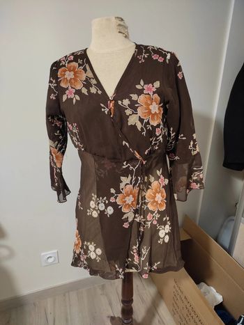 Tunique marron à fleurs