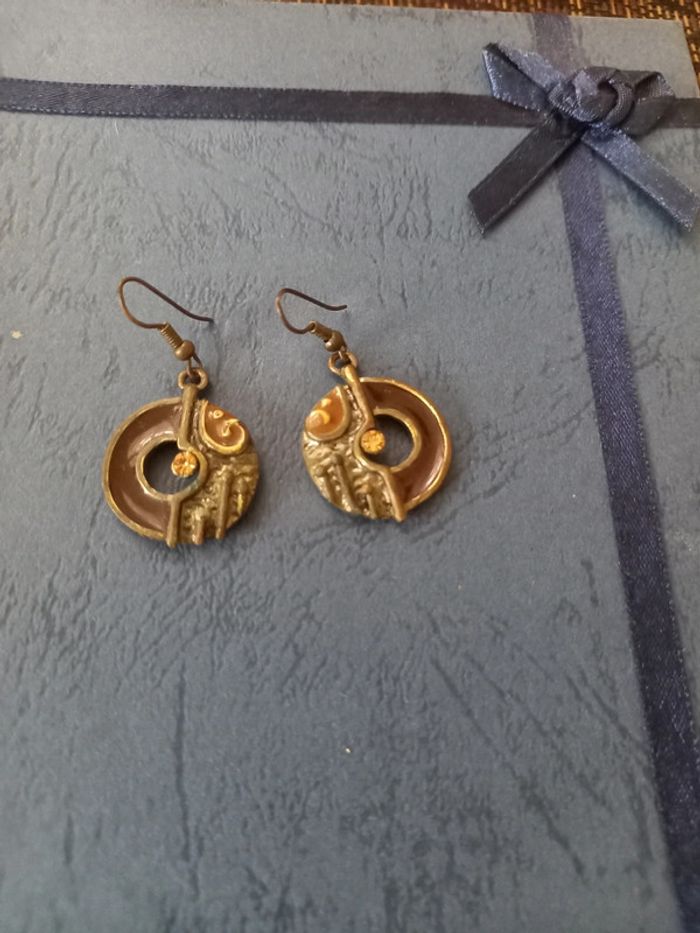 Boucles d'oreilles rondes fantaisie marrons et argent - photo numéro 5