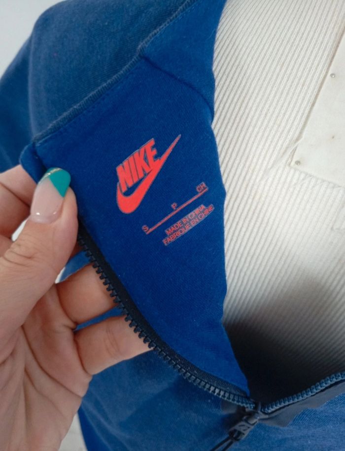 Pull Nike taille s - photo numéro 7