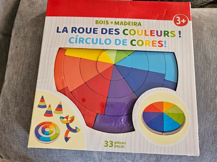 Jouet en bois Neuf - jeu des couleurs