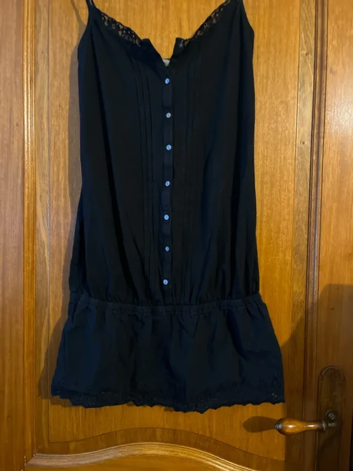 Robe noire colline, taille 34/36 - photo numéro 2