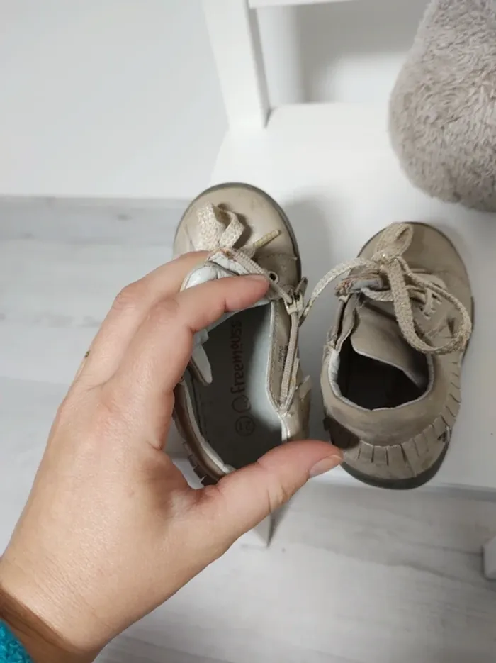 Chaussures taille 21 - photo numéro 4