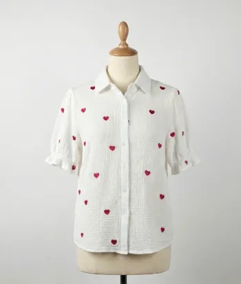 Blouse blanche en gaze de coton à cœurs rouges - Jubylee S/M