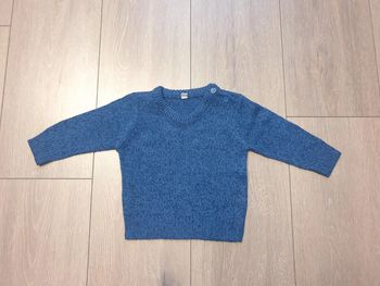 Pull bleu. Garçon 6 mois