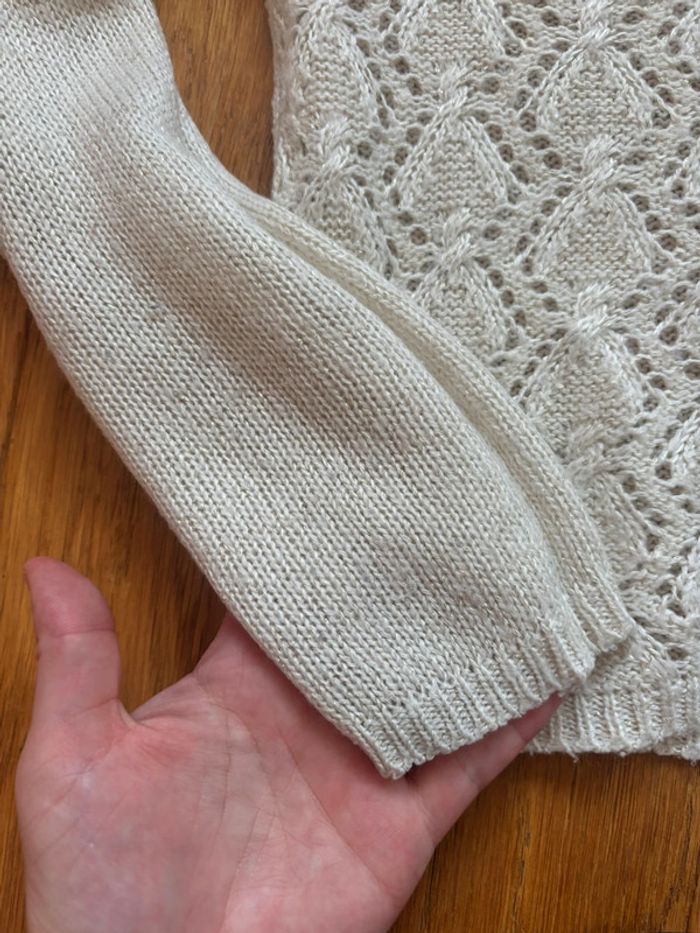 Pull ajouré T8ans - photo numéro 3