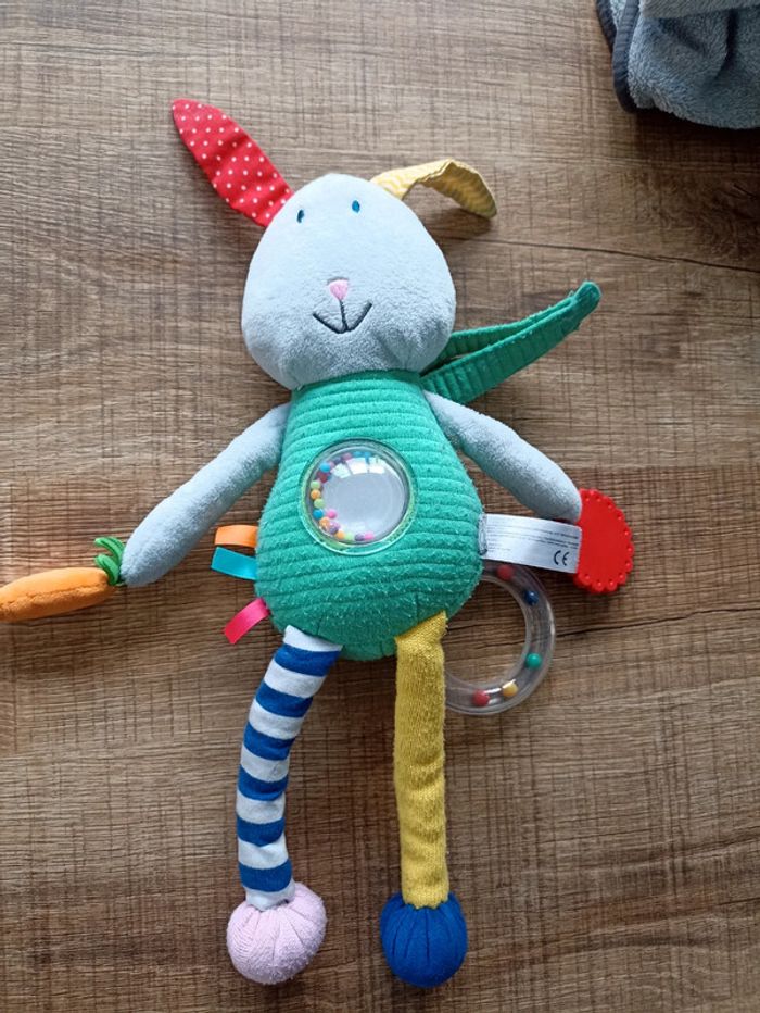 Jouet bébé fait de la musique