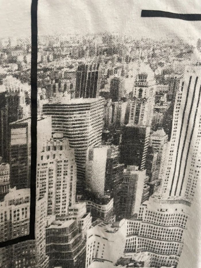 Tee shirt tissaia , très bon état, 4 ans - photo numéro 2