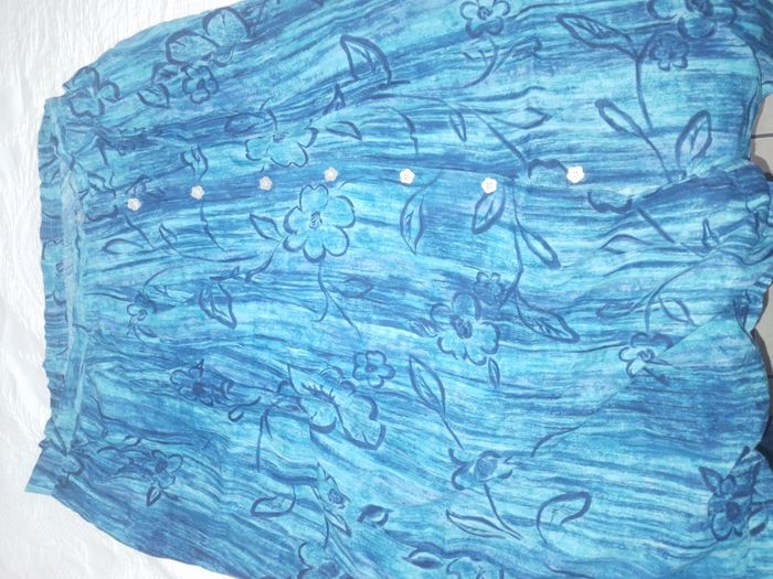belle jupe bleu a fleurs