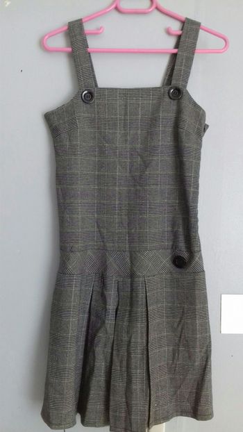 Robe grise rayée à bretelles