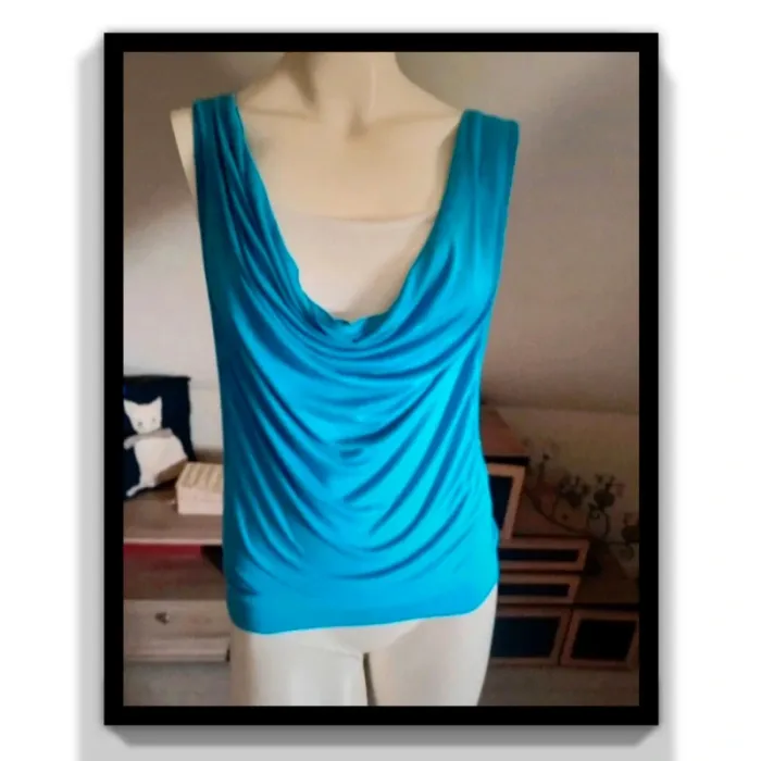 Tee shirt ( brassière intégrée) taille M